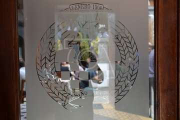 Entrega del título de honor a diez socios de El Casino de Telde (Foto TA)